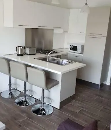 Apartman Modern 1 Bedroom Seafront In *