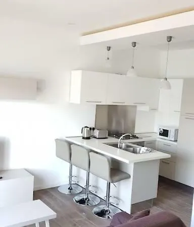 Modern 1 Bedroom Seafront In Appartement
